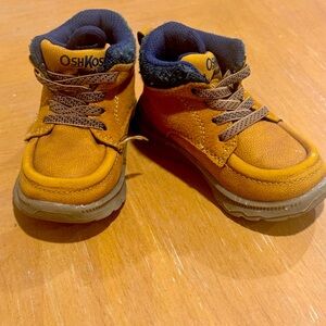 Oshkosh boots , toddler size 5